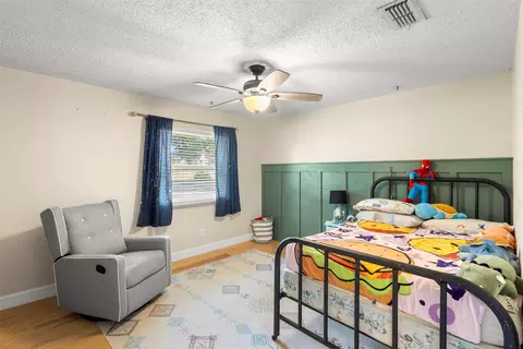 Bedroom - 103 Cedar Dr, Oak Leaf, TX 75154 photo 3 of 4