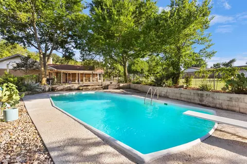 Exterior - 103 Cedar Dr, Oak Leaf, TX 75154 photo 6 of 11