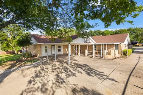 Exterior - 103 Cedar Dr, Oak Leaf, TX 75154 photo 7 of 11