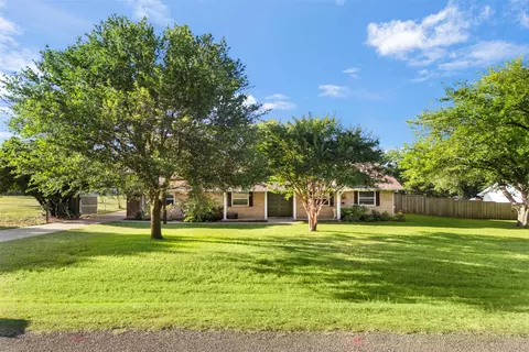 Exterior - 103 Cedar Dr, Oak Leaf, TX 75154 photo 3 of 11