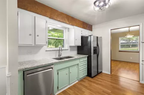 Kitchen - 103 Cedar Dr, Oak Leaf, TX 75154 photo 3 of 4