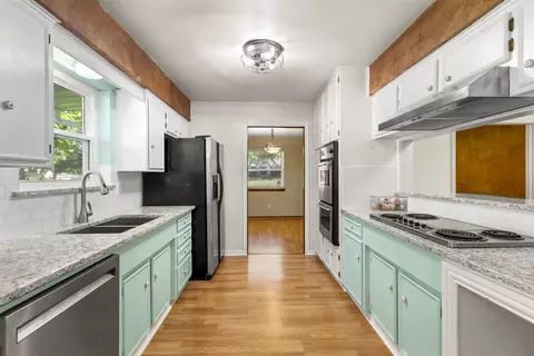 Kitchen - 103 Cedar Dr, Oak Leaf, TX 75154 photo 1 of 4