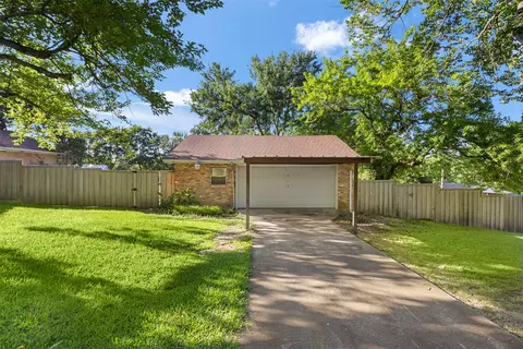 Exterior - 103 Cedar Dr, Oak Leaf, TX 75154 photo 9 of 11