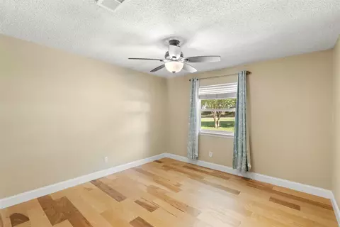 Bedroom - 103 Cedar Dr, Oak Leaf, TX 75154 photo 4 of 4