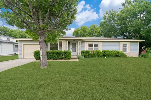 1316 Eastview Dr, Weatherford, TX 76086