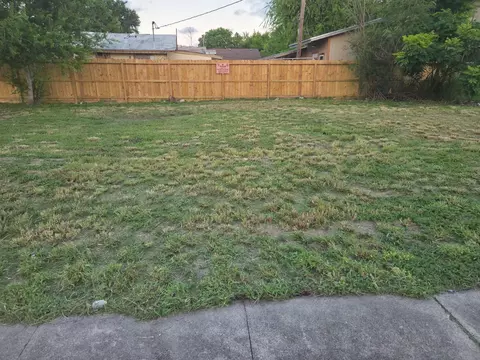 2825 Dixie St, Corpus Christi, TX 78405