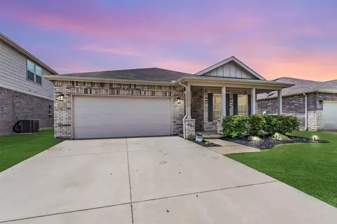 2404 Bermont Red Ln, Fort Worth, TX 76131