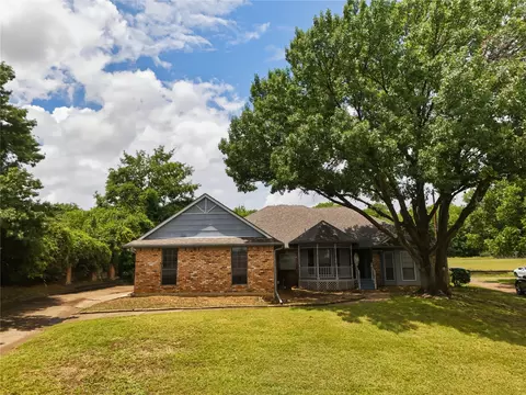 1905 Wedgewood Dr, Grand Prairie, TX 75050