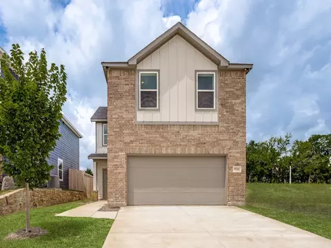 936 S Holly Ave, Sherman, TX 75092