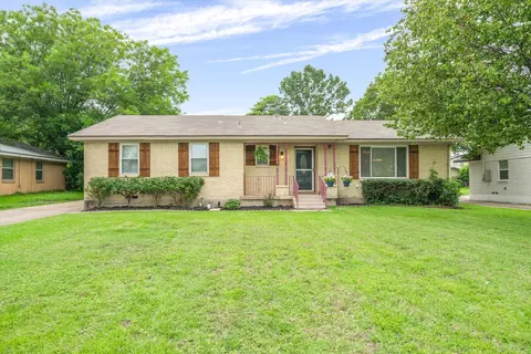 913 Pinson Rd, Forney, TX 75126