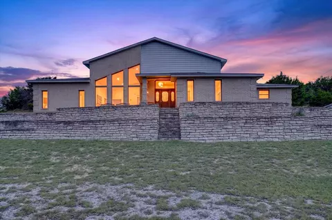 108 Lake Circle Ct, Weatherford, TX 76087