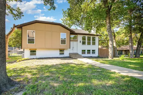 707 W Red Bird Ln, Dallas, TX 75232