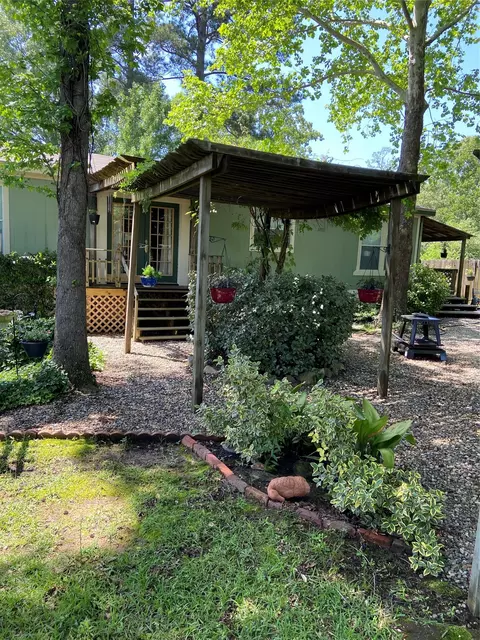 287 Byrd Cir, Karnack, TX 75661