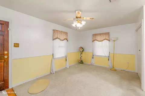 Living - 504 W Marshall St, Minden, LA 71055 photo 4 of 5