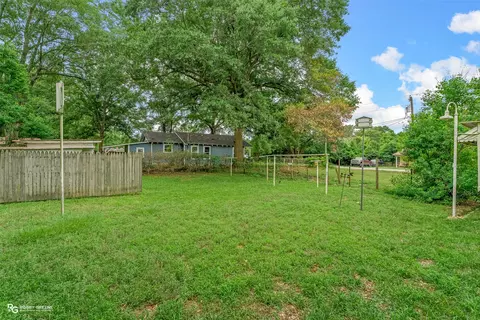 Exterior - 504 W Marshall St, Minden, LA 71055 photo 4 of 7