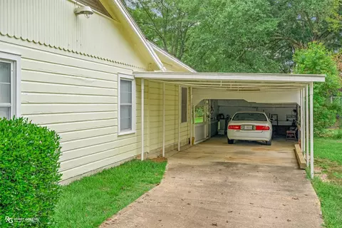 Exterior - 504 W Marshall St, Minden, LA 71055 photo 3 of 7