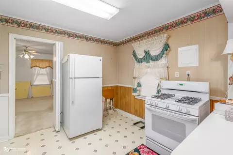 Kitchen - 504 W Marshall St, Minden, LA 71055 photo 4 of 4