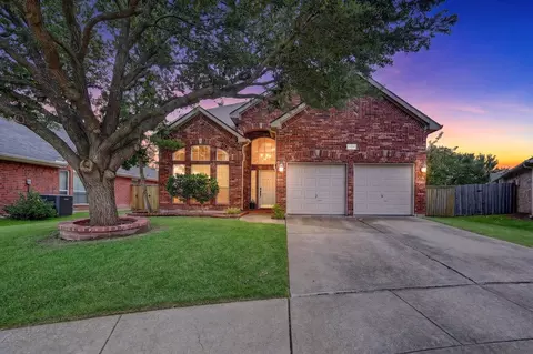 6108 Hillcrest Dr, Sachse, TX 75048
