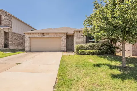 2428 Lohani Ln, Fort Worth, TX 76131