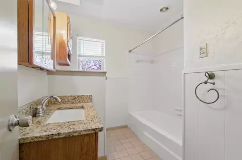 Bath - 1801 Tyler Ave, Euless, TX 76040 photo 3 of 4