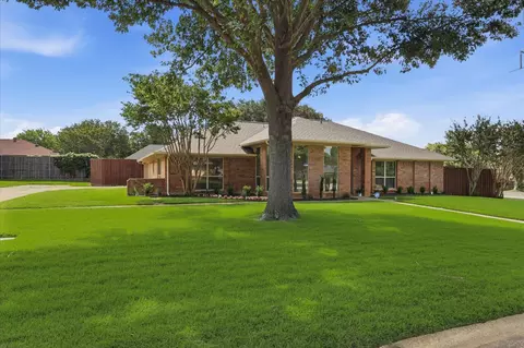 490 Spruce Dr, Highland Village, TX 75077