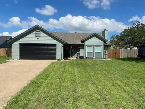 331 Egret Cir, East Tawakoni, TX 75472