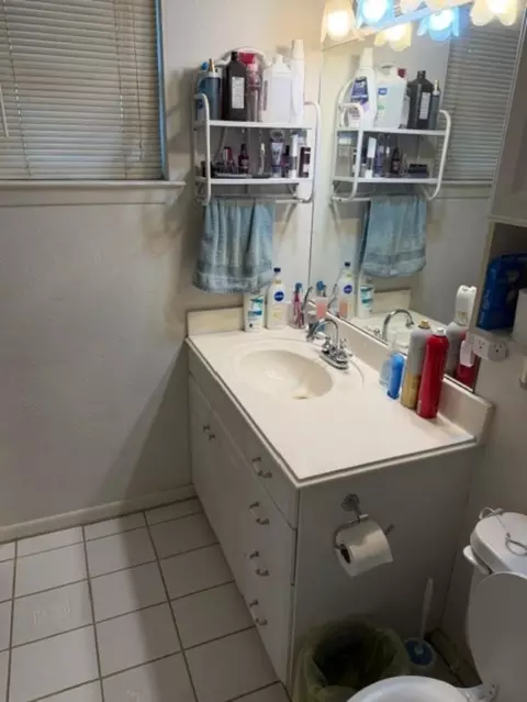 Bath - 110 Circle Dr, Point, TX 75472 photo 6 of 6