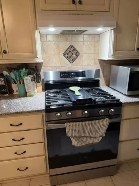Kitchen - 110 Circle Dr, Point, TX 75472 photo 3 of 4