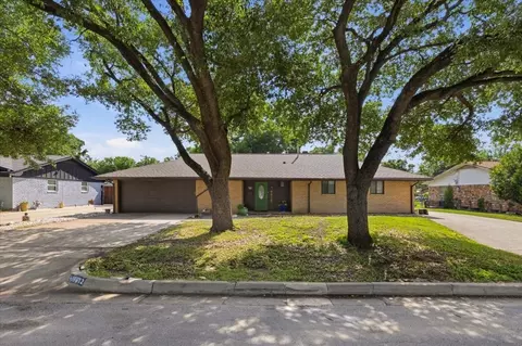 6812 Treehaven Rd, Fort Worth, TX 76116