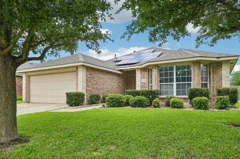1421 Vista Ridge Dr, Forney, TX 75126