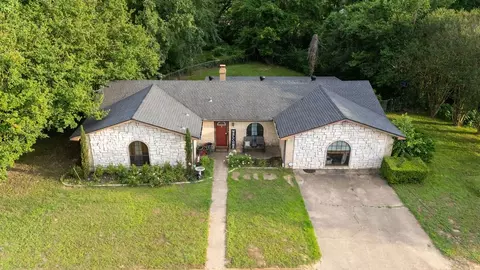 303 Wanda Dr, Winnsboro, TX 75494