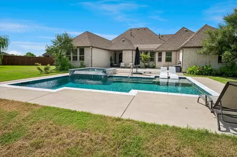 Exterior - 1620 Cattle Dr, Prosper, TX 75078 photo 7 of 9