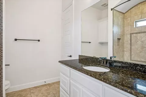 Bath - 1620 Cattle Dr, Prosper, TX 75078 photo 5 of 7