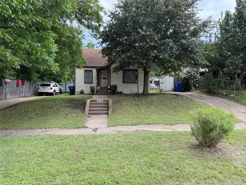 1018 E Woodin Blvd, Dallas, TX 75216