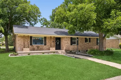 2564 Saint Francis Ave, Dallas, TX 75228