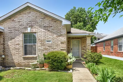 903 Hems Ln, Arlington, TX 76001