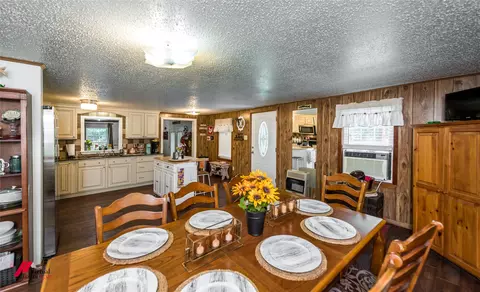 Dining - 125 Honeysuckle Dr, Converse, LA 71419 photo 1 of 3