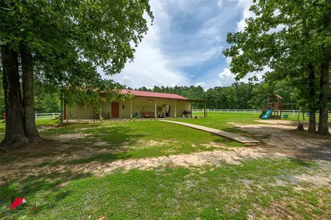 Exterior - 125 Honeysuckle Dr, Converse, LA 71419 photo 4 of 10