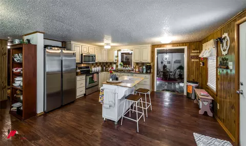 Kitchen - 125 Honeysuckle Dr, Converse, LA 71419 photo 2 of 3