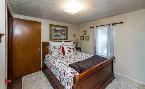 Bedroom - 125 Honeysuckle Dr, Converse, LA 71419 photo 1 of 5