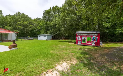 Exterior - 125 Honeysuckle Dr, Converse, LA 71419 photo 7 of 10
