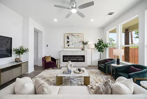 713 Exeter St, Fort Worth, TX 76104