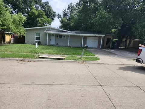 2108 Skylark Dr, Arlington, TX 76010
