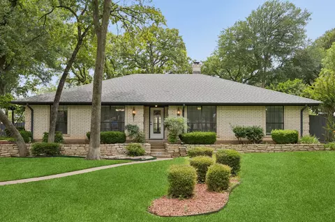 1804 Lakewood Dr, Weatherford, TX 76087