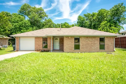 4904 Brookhollow Dr, Sachse, TX 75048