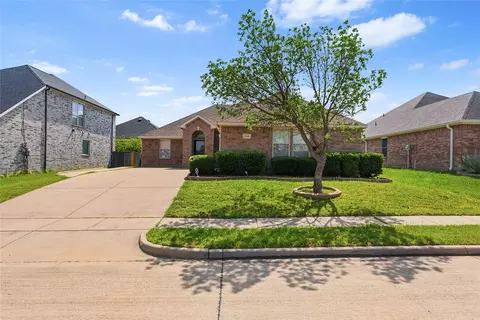 1640 Nashwood Dr, Grand Prairie, TX 75051