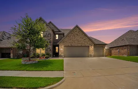 252 Lillian Ln, Waxahachie, TX 75165