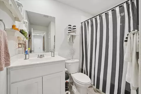 Bath - 136 Greengate Dr, Boyd, TX 76023 photo 1 of 3