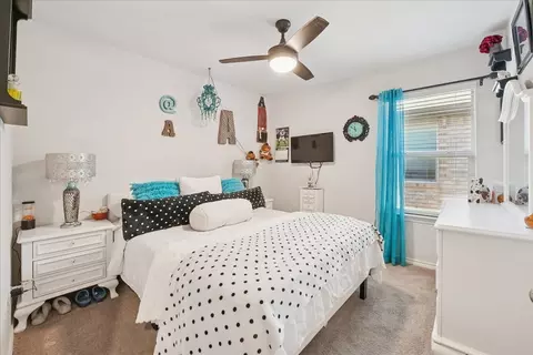 Bedroom - 136 Greengate Dr, Boyd, TX 76023 photo 1 of 3
