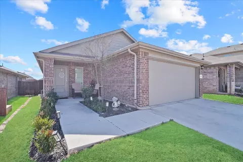 Exterior - 136 Greengate Dr, Boyd, TX 76023 photo 4 of 8